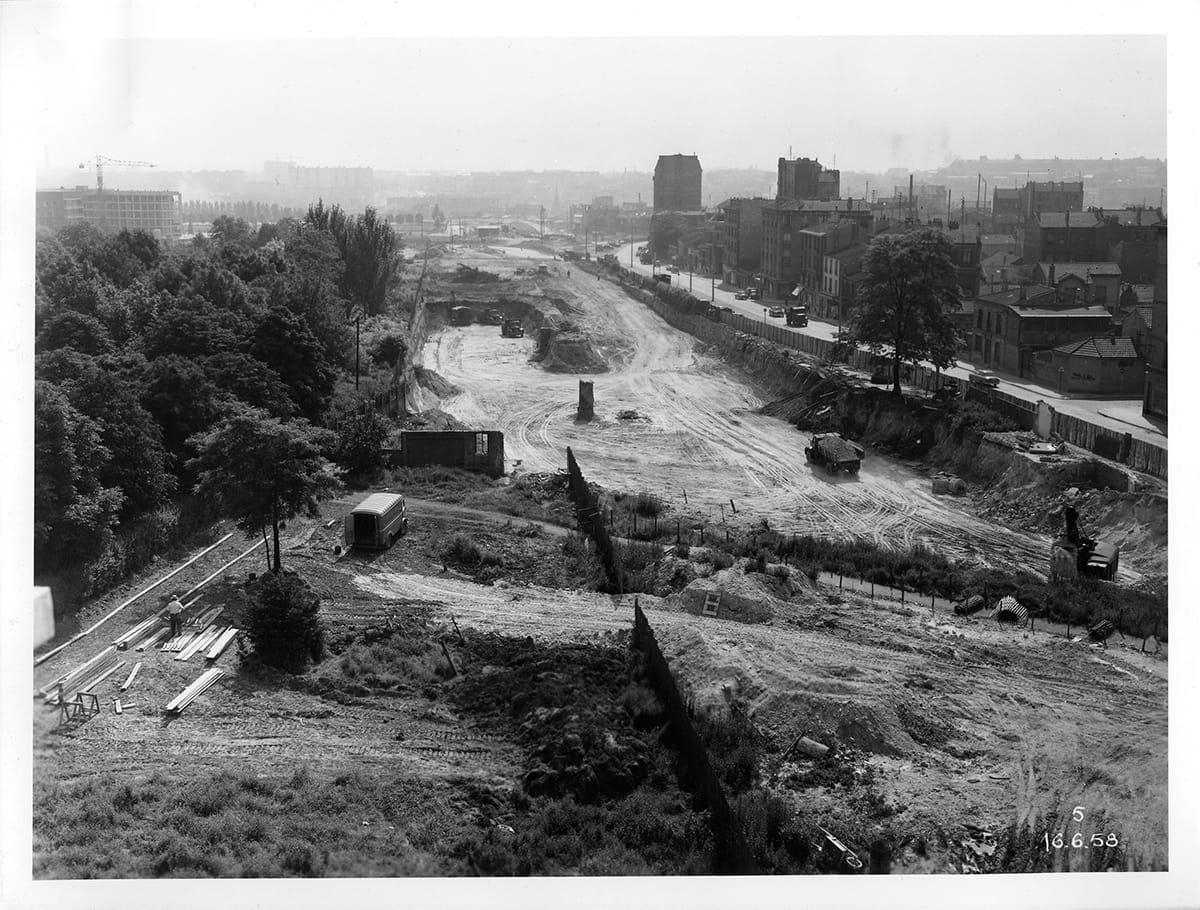 Début des travaux de construction du périphérique parisien en 1958